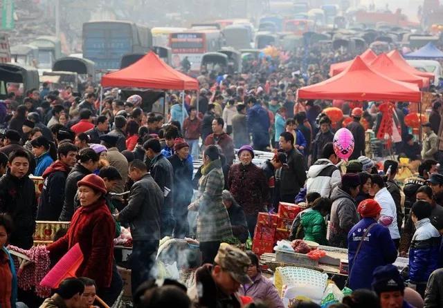 腊月里的流动摊贩