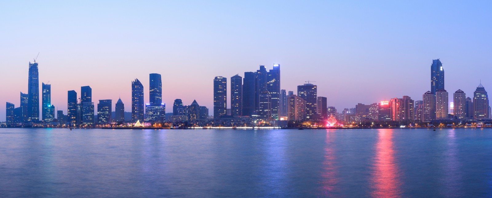 摄图网_501613674_青岛浮山湾城市夜景（企业商用）.jpg