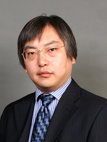 尹震宇.jpg