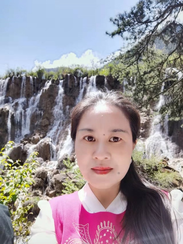 曾玲玲.jpg