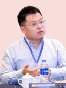 周腾.png