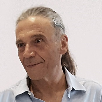 Ilias K. Savvas 大会主席 院长.jpg