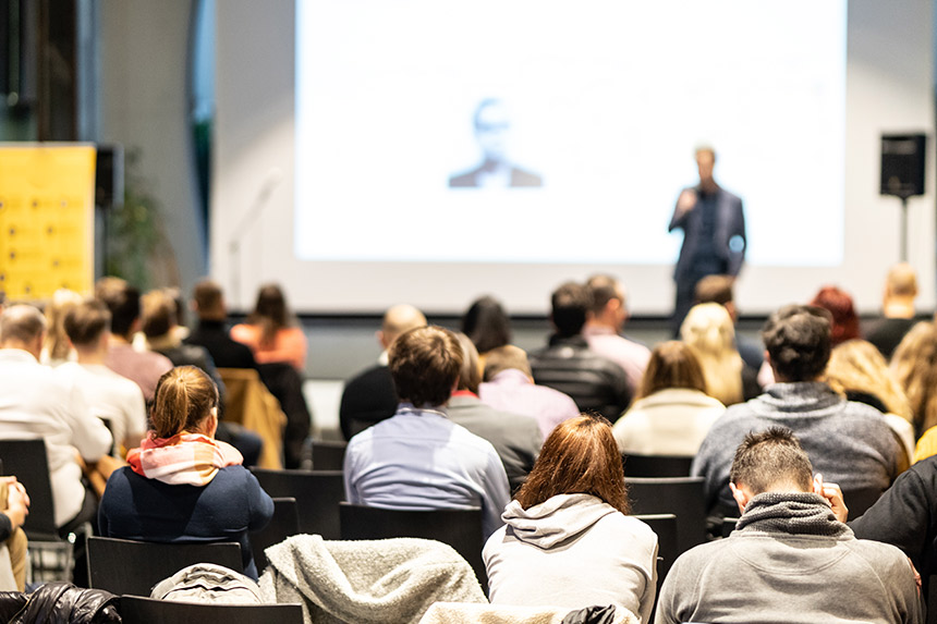 EI会议论文分一作二作嘛