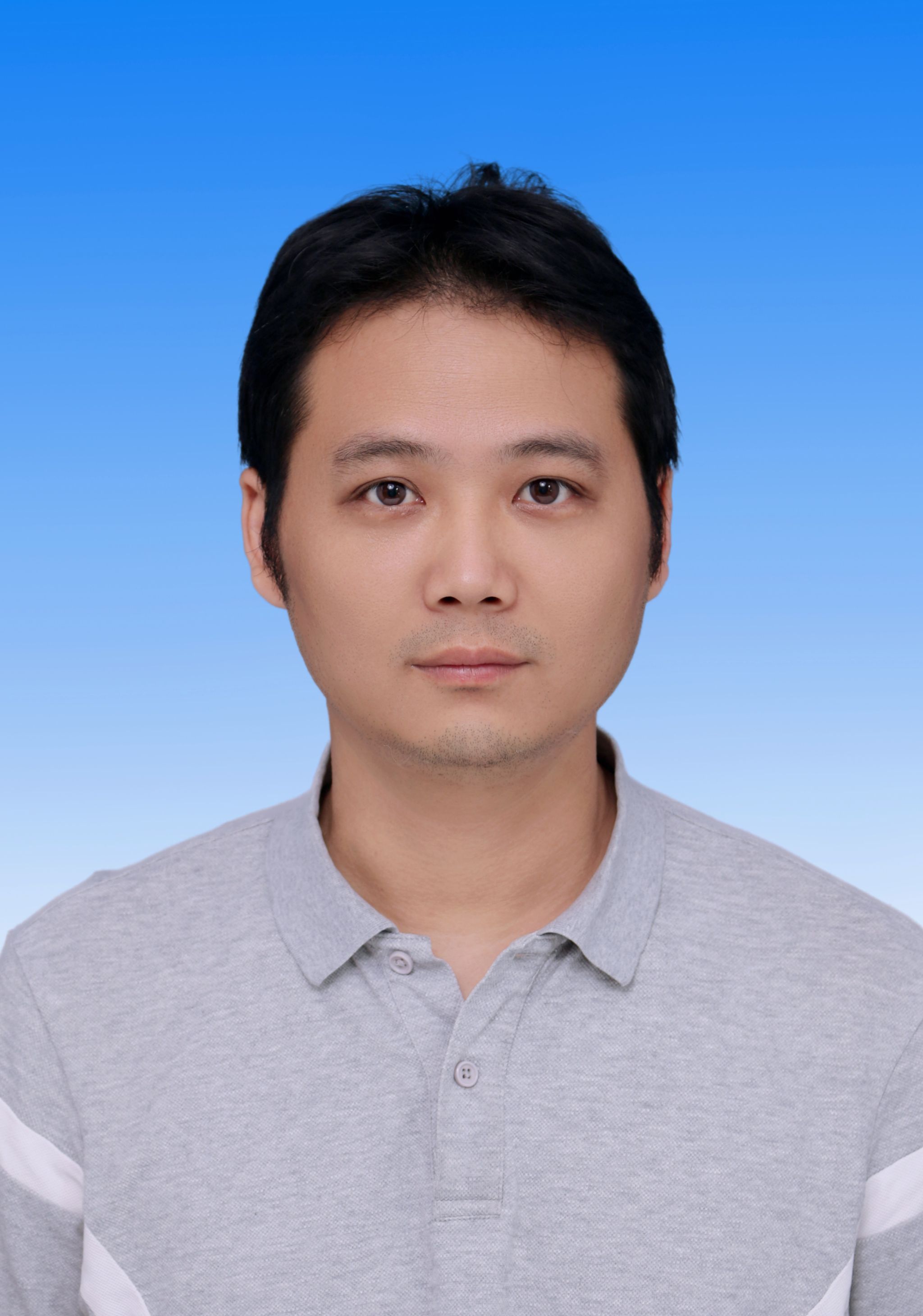 杨洋.jpg