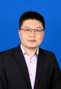 彭博-大会主席.png