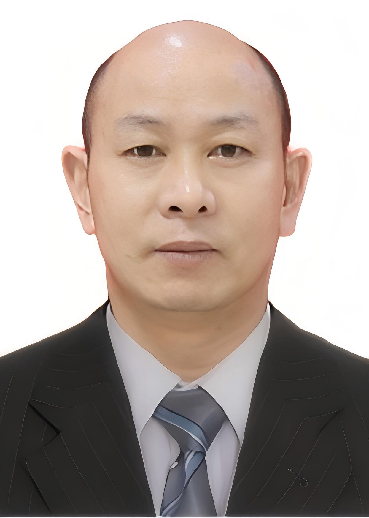 杨华春.jpg